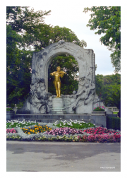 Johann Strauss Statue